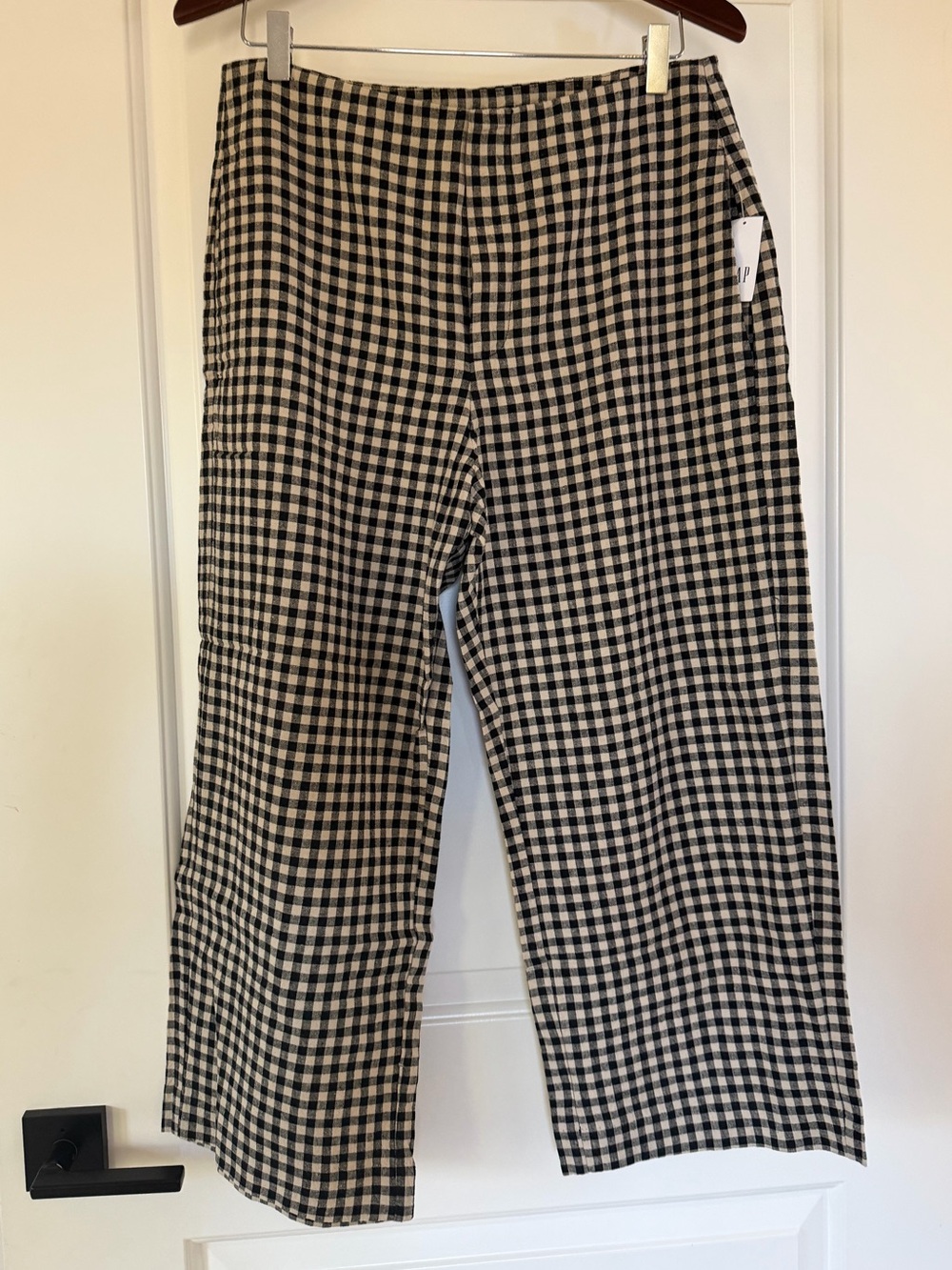 GAP Black and White Gingham Cropped Pants